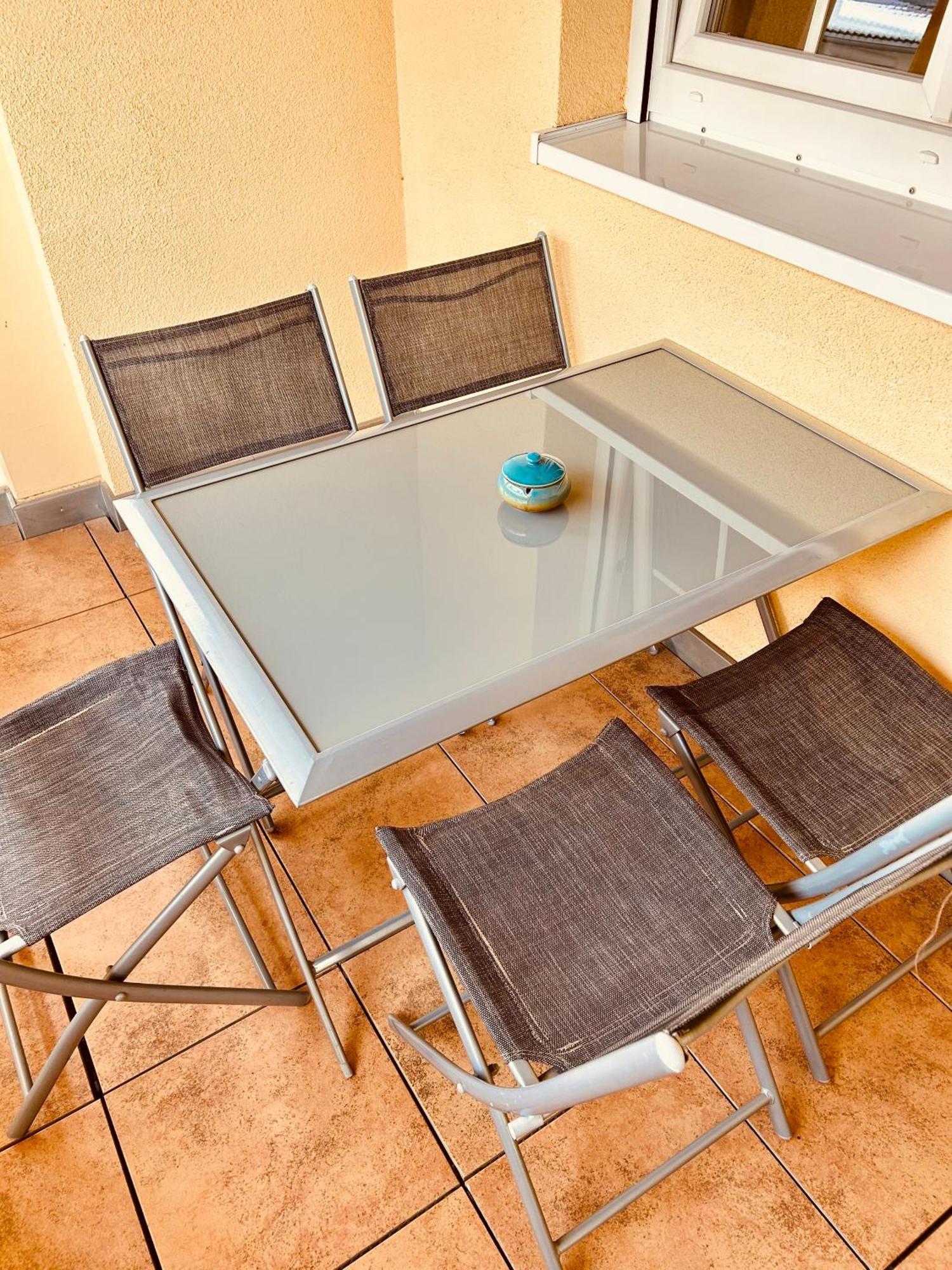 Maxim Apartment *